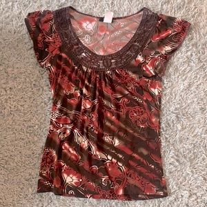 😎2 for $17😎 Cute blouse with crochet trim.